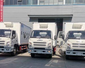 專(zhuān)用汽車(chē)銷(xiāo)售指南 舞臺(tái)車(chē)、廣告車(chē)、清障車(chē)與瀝青灑布車(chē)價(jià)格解析與市場(chǎng)概覽